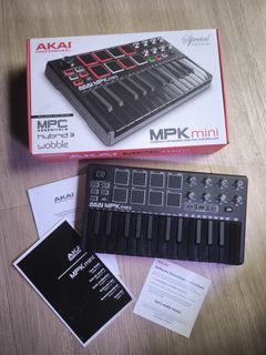 Akai MPK Mini Special Edition Compact Keyboard and Pad Controller