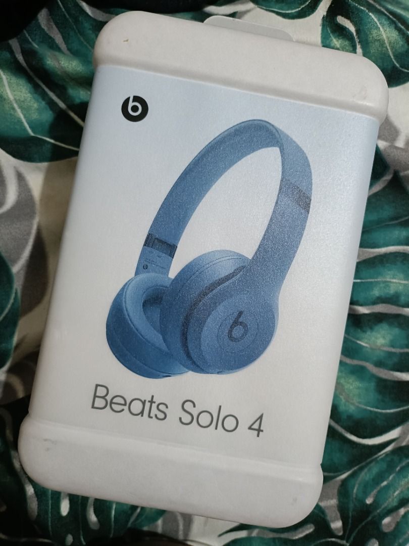 Authentic Beats Solo 4 (Category: Headphones & Headsets) located in Manila. Submitted by janren21 (Listing ID 1365096485, Image 1). Description: .