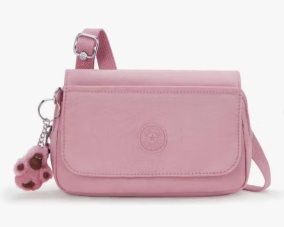 Authentic Kipling Averill Soft Blush Crossbody Bag (Category: Cross-body Bags) located in Davao. Submitted by jilly07 (Listing ID 1364946743, Image 1). Description: BRAND NEW, purchased in Kipling abroad. Comes with tags and original packaging. RFS: decluttering, slowly letting go of my collection ❌No COD/COP as I am a full time worker ❌Joy/Bogus buyer/reserver will be automatically blocked. Your time is precious so as MINE. ❌DO NOT MAKE AN OFFER