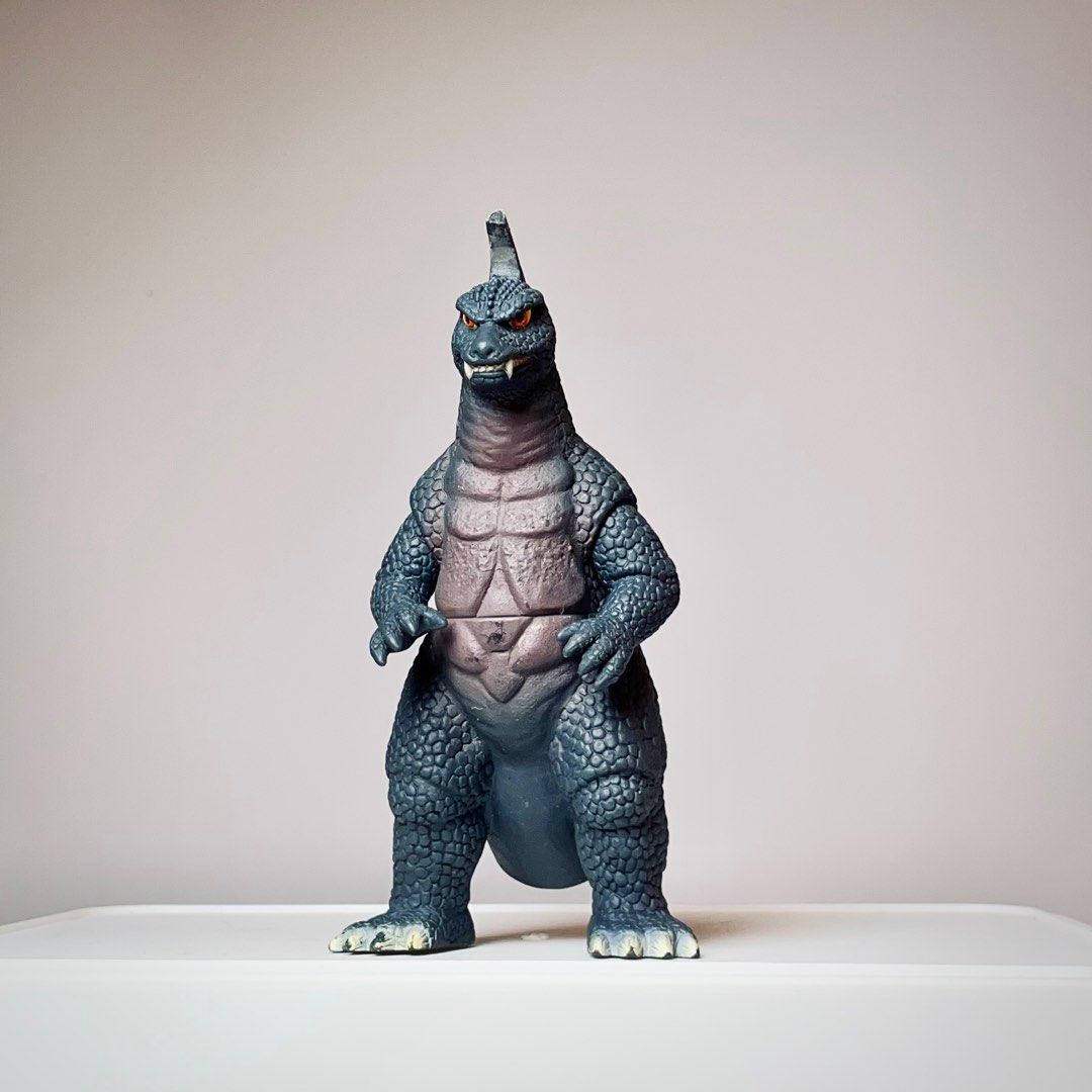 EARTHTRON Bandai Ultra Kaiju Monster Series Arstron "Return of Ultraman" (Category: Figurines & Statues) located in Tagaytay City. Submitted by barenwolf (Listing ID 1365023317, Image 2). Description: *Note: The tail is missing (as shown in the photos)..