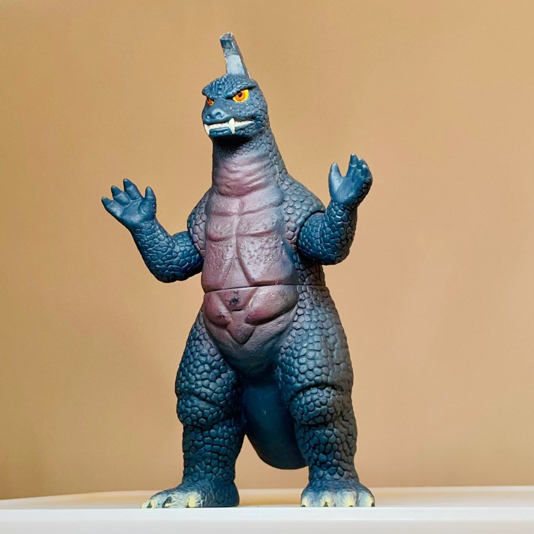 EARTHTRON Bandai Ultra Kaiju Monster Series Arstron "Return of Ultraman" (Category: Figurines & Statues) located in Tagaytay City. Submitted by barenwolf (Listing ID 1365023317, Image 1). Description: *Note: The tail is missing (as shown in the photos)..