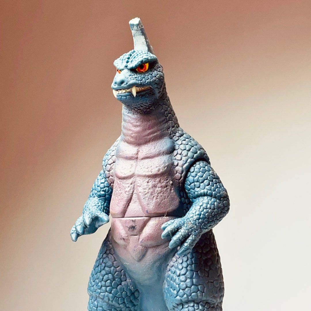 EARTHTRON Bandai Ultra Kaiju Monster Series Arstron "Return of Ultraman" (Category: Figurines & Statues) located in Tagaytay City. Submitted by barenwolf (Listing ID 1365023317, Image 3). Description: *Note: The tail is missing (as shown in the photos)..