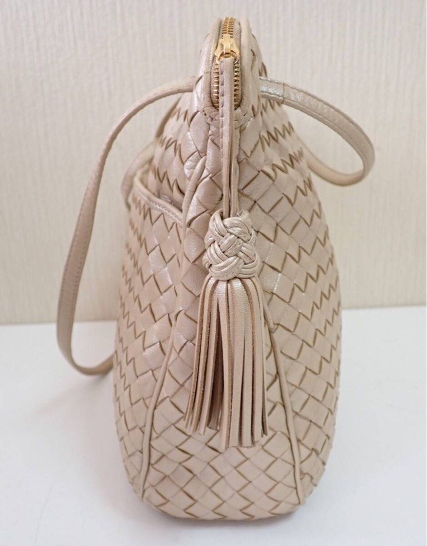 Authentic Bottega Veneta Intrecciato Nodini (Category: Luxury Bags & Wallets) located in Manila. Submitted by bottegalover (Listing ID 1365063183, Image 2). Description: Authentic Bottega Veneta Vintage Nodini Large Very soft leather Height approx. 27 cm Width approx. 35 cm Depth approx. 9 cm Can be a shoulder bag, crossbody bag, pouch or clutch (adjustable and removable long strap) Can fit a laptop / iPad / tablet Last photo is a price reference