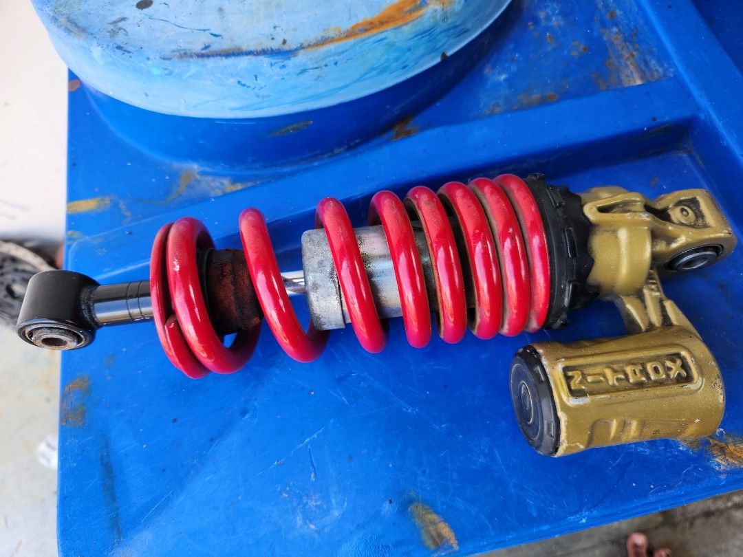 Rs200 Rear Shock Bujaj pulsar rs200 monoshock absorber rear ori, Motorcycles, Motorcycle ...