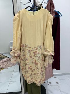(Category: ) located in . Submitted by aliapreloved_ (Listing ID 1365016165, Image 1). Description: .