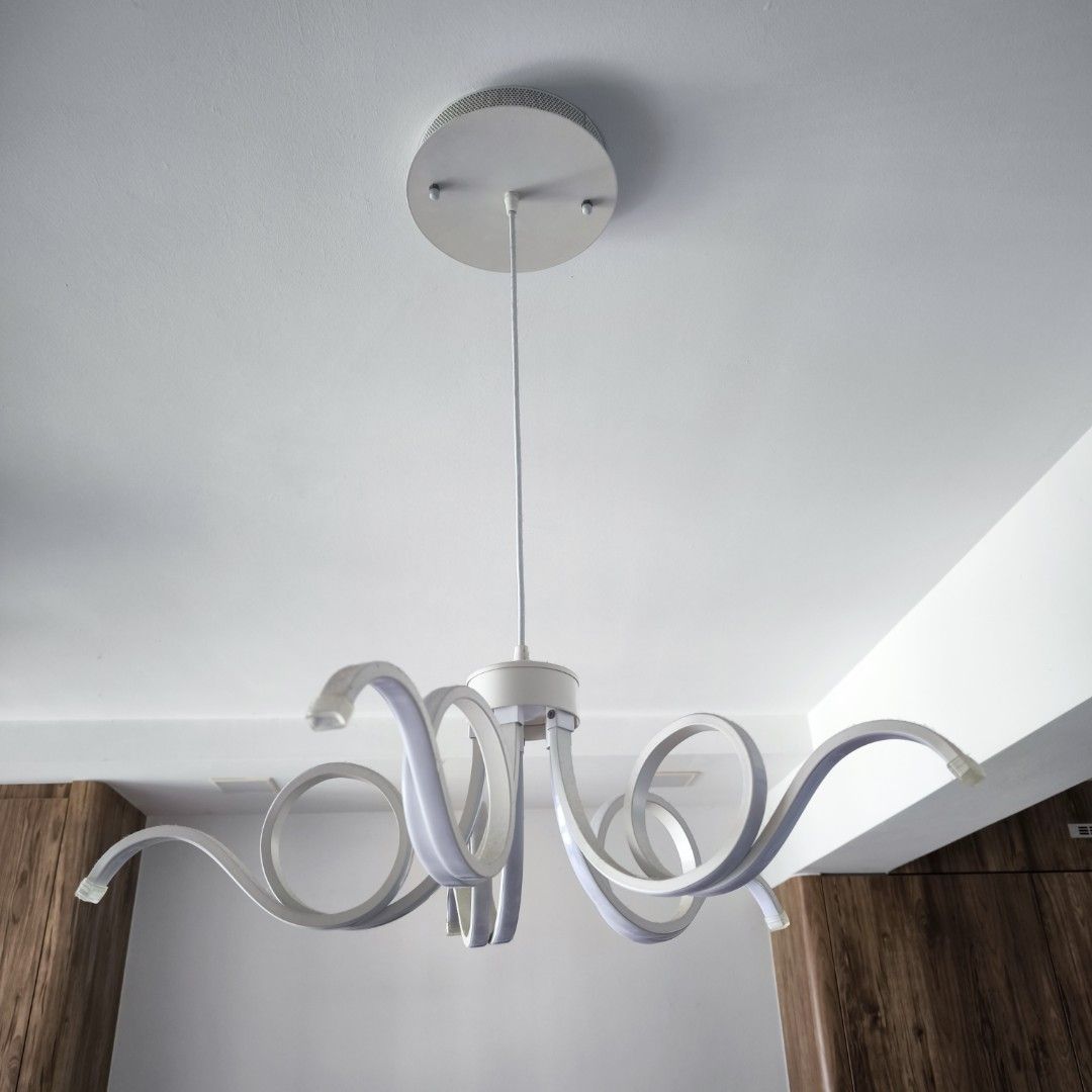 Ceiling light (Category: Lighting) located in Singapore. Submitted by 3448lew (Listing ID 1364971105, Image 1). Description: Seldom use, good maintenance.