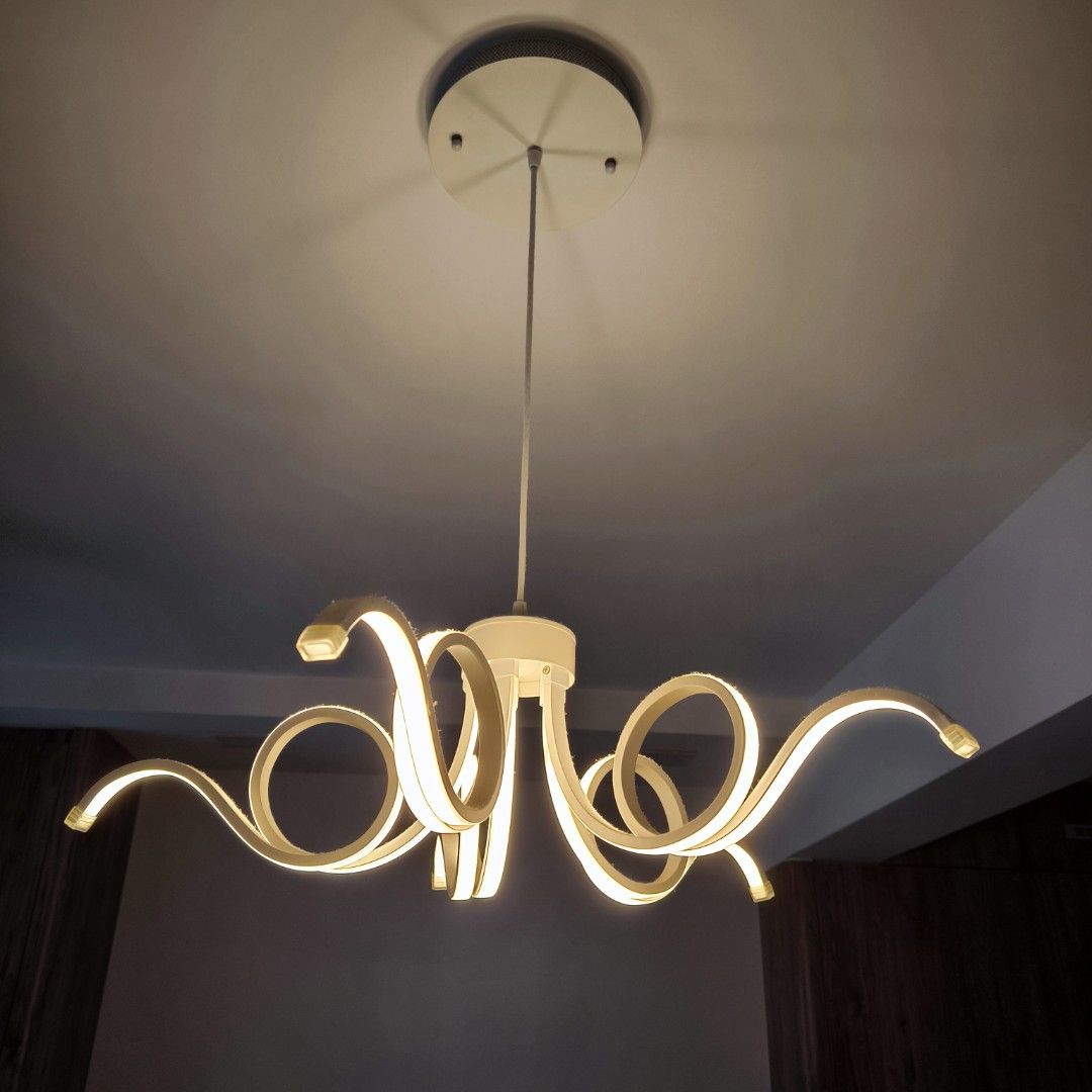 Ceiling light (Category: Lighting) located in Singapore. Submitted by 3448lew (Listing ID 1364971105, Image 2). Description: Seldom use, good maintenance.