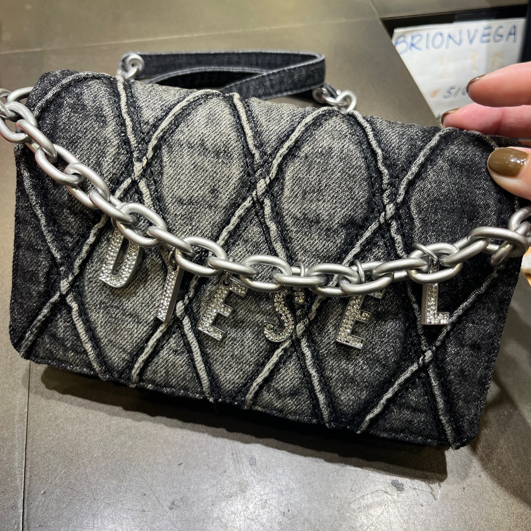 DIESEL CHARM-D WALLET STRAP, 她的時尚, 包包、錢包, 肩背、側