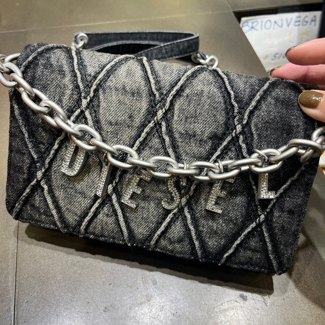 【新品未使用】DIESEL charmD wallet strap Women's Wallet purse in argyle quilted denim | Blue | Diesel