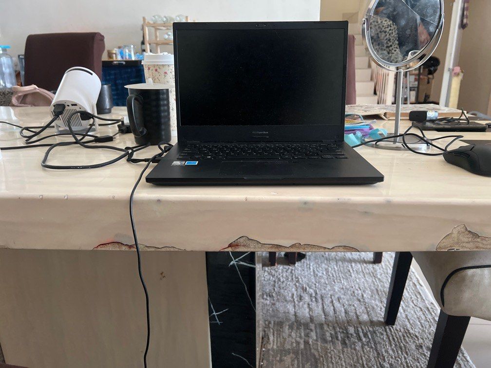 dining table (Category: Tables & Sets) located in Kuang. Submitted by barokastore (Listing ID 1365023143, Image 3). Description: hi saya nak letgo dining table ni for 400 boleh request nak kerusi sekali .