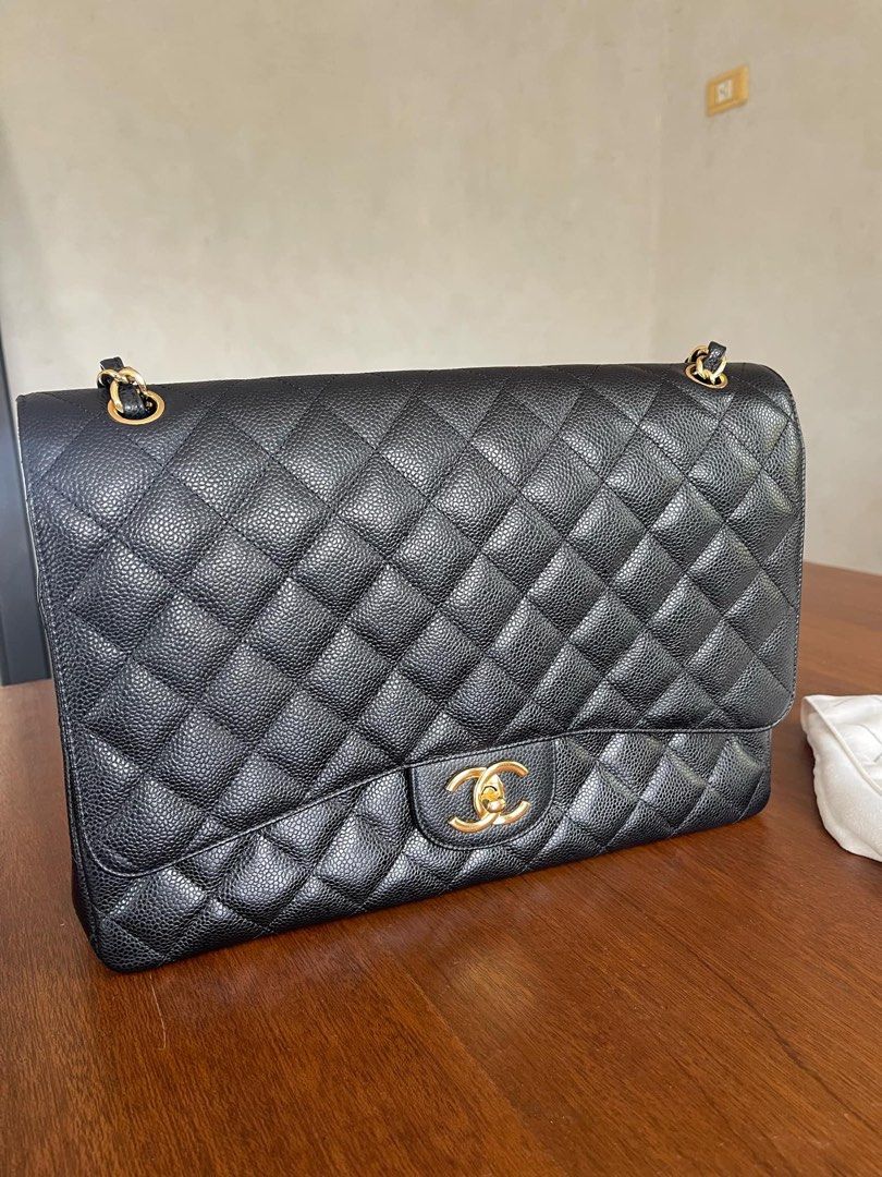 Maxi Double Flap Caviar (Category: Luxury Bags & Wallets) located in Bacolod City. Submitted by katayellow (Listing ID 1365002054, Image 2). Description: Used twice only With dust bag and authenticity card Last price already posted .