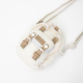 （分類：）位於 。 由 emilyyy0001 提交（商品編號 1365110805，圖片 1）。簡介： 。