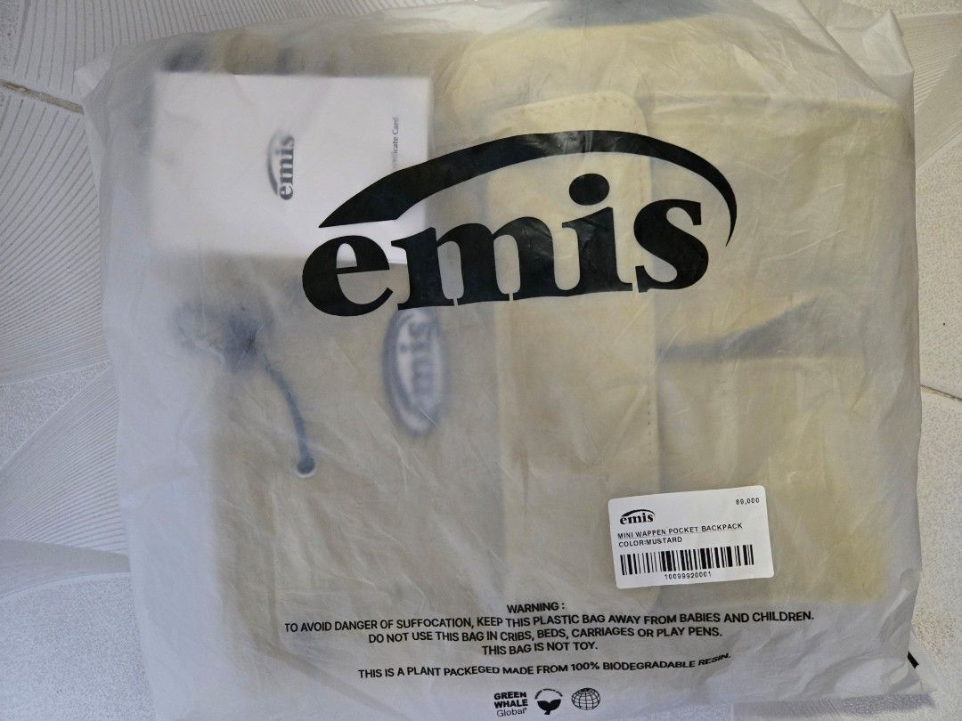Emis backpack （分類：手袋及銀包）位於 Hong Kong。 由 mamasomething 提交（商品編號 1365084834，圖片 2）。簡介： Emis backpack 全新。