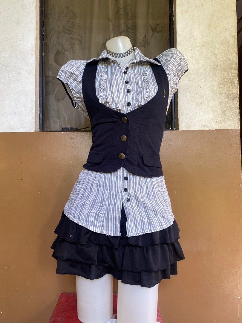 Fatal Frame Set (Category: Sets or Coordinates) located in Dipolog. Submitted by kennedy_closets (Listing ID 1365122020, Image 1). Description: FATAL FRAME SET including black vest, office siren top and a black ruffled mini skirt, bid higher til friday 8pm.