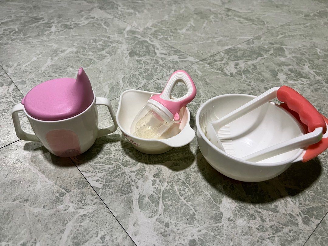 Feeding Essentials (Category: Weaning & Toddler Feeding) located in Manila. Submitted by mrac10 (Listing ID 1364949694, Image 2). Description: Take all na. Includes: fruit pacifier and smasher, bowl and training cup. .