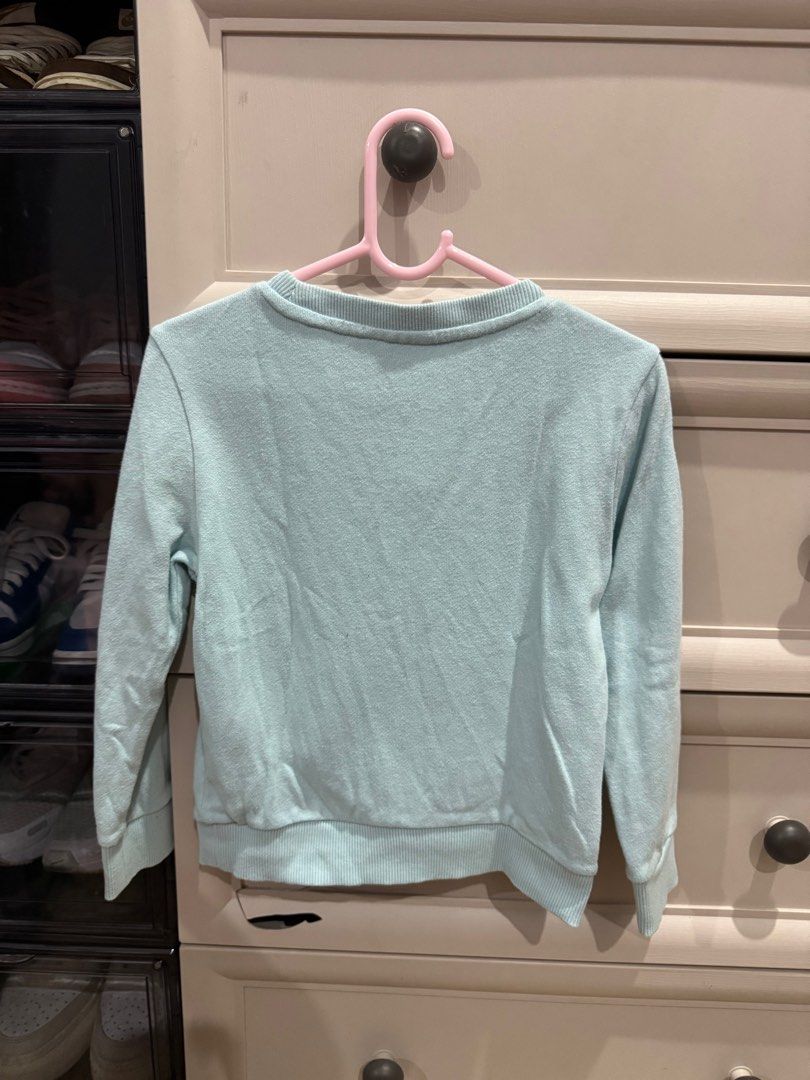 Frozen Kids Pullover (Category: Babies & Kids Fashion) located in Quezon City. Submitted by abckicks (Listing ID 1365100797, Image 3). Description: Frozen Kids Pullover ₱100 Size 100/52 on tag Can fit 4-6 years old 📍Tandang Sora, QC .