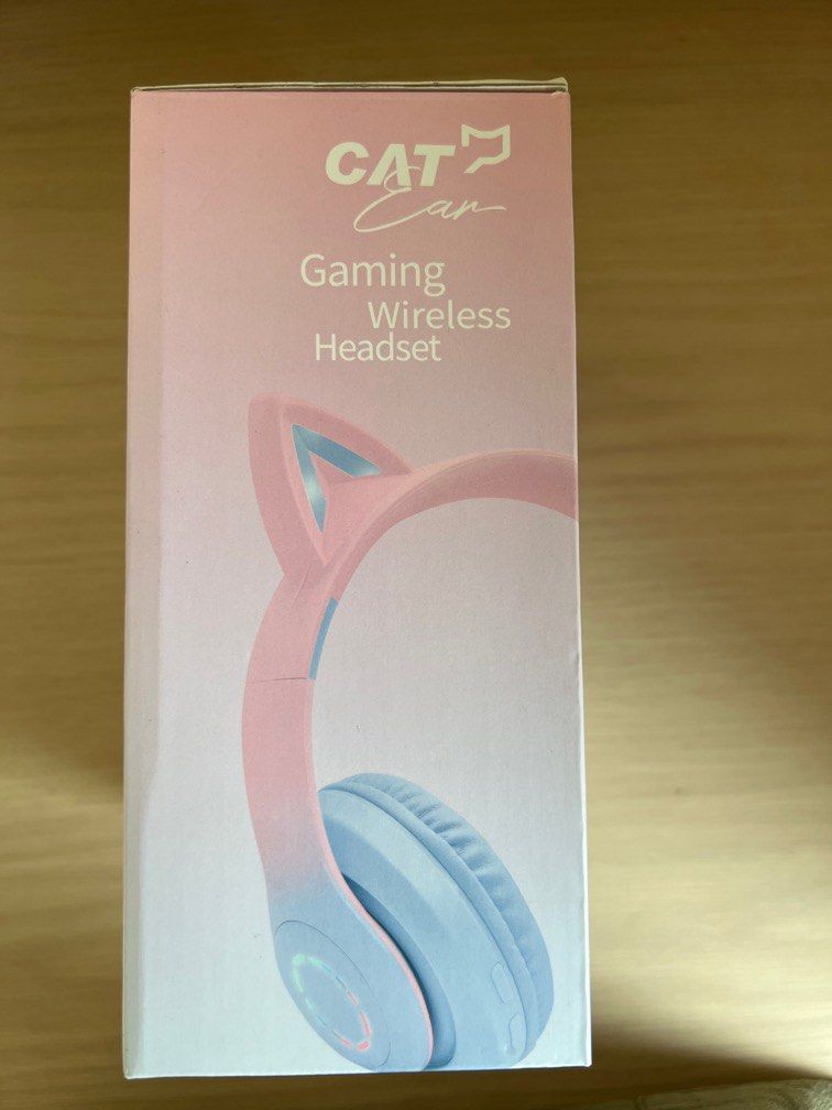 Gaming wireless headset B39 Pro (Category: Headphones & Headsets) located in Singapore. Submitted by pigshorses (Listing ID 1364950407, Image 2). Description: These are brand new. My daughter never used them. Got them as a birthday gift. .