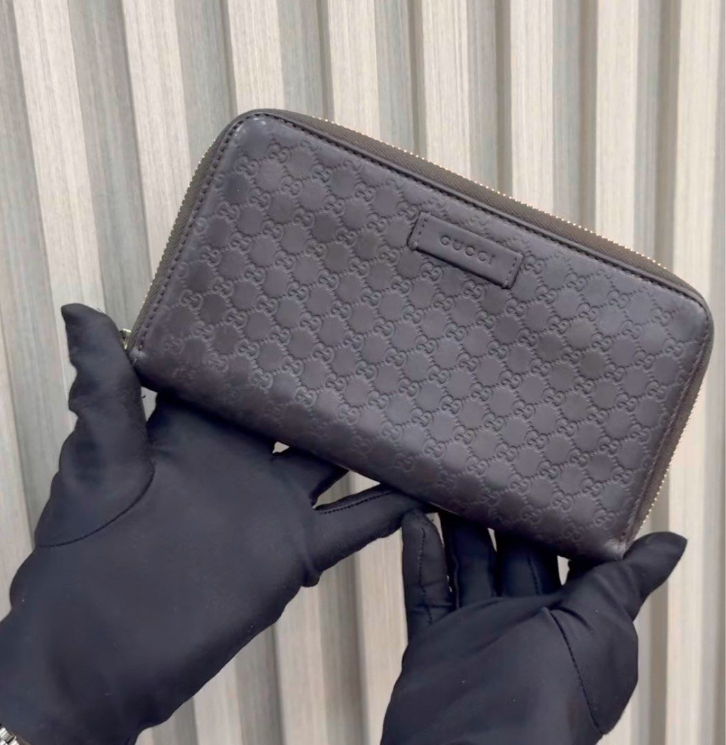 Guccisima long wallet (Category: Luxury Bags & Wallets) located in Santa Ana. Submitted by astonandariana (Listing ID 1364988909, Image 1). Description: .