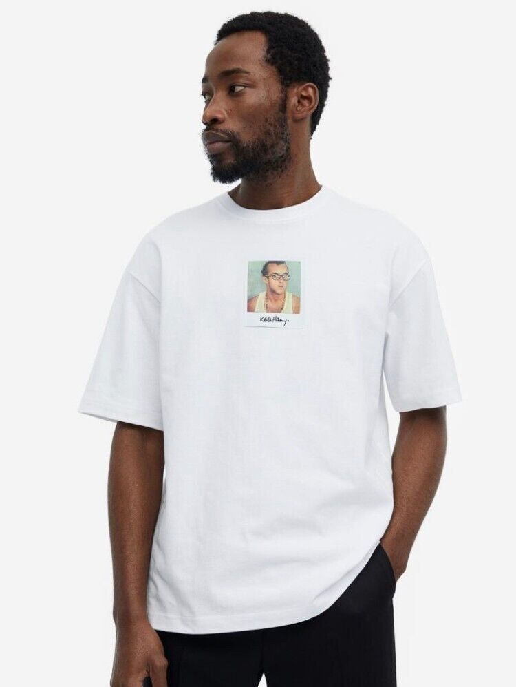 H&M X Keith Haring graphic tee (Category: Tshirts & Polo Shirts ) located in Gumaca. Submitted by hayashiarnold (Listing ID 1365065859, Image 3). Description: Hairlines crack sa front design pero overall solid pa rin Large on tag Length - 27.5 Width - 23.5.