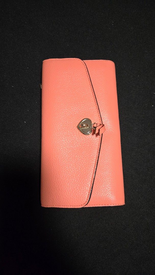 Kate Spade Marti Long Wallet (Category: Luxury Bags & Wallets) located in San Jose. Submitted by roxehfoxeh (Listing ID 1365005151, Image 1). Description: Inclusion: Care card only.