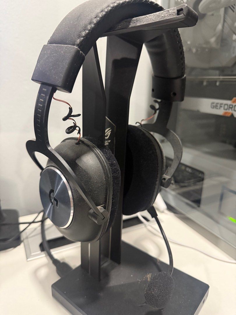 Logitech Pro X headset with blue voice (Category: Headphones & Headsets) located in Quezon City. Submitted by ronsatch (Listing ID 1365088688, Image 1). Description: Some parts of the waiting peeled off but still working perfectly comes with the blue voice adapter and box. Location Cubao QC..