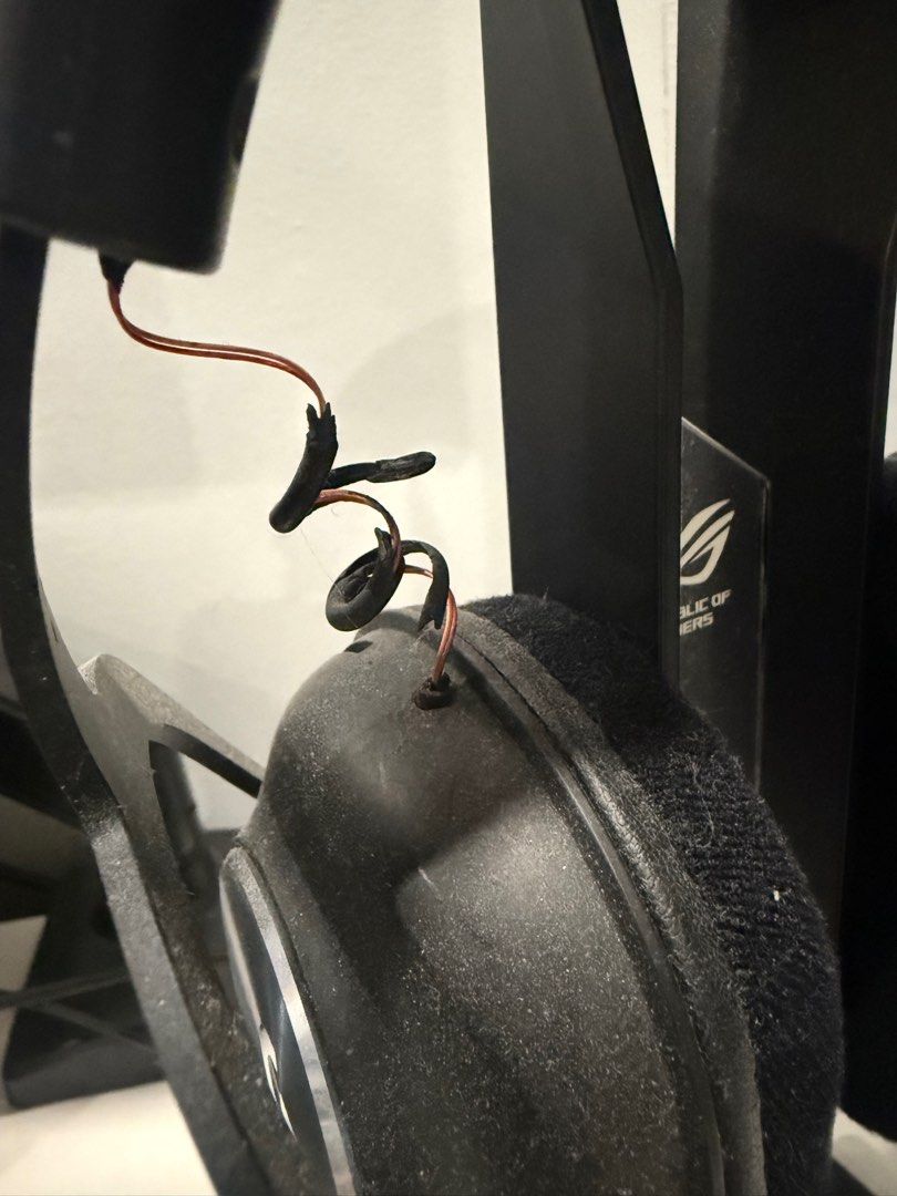 Logitech Pro X headset with blue voice (Category: Headphones & Headsets) located in Quezon City. Submitted by ronsatch (Listing ID 1365088688, Image 2). Description: Some parts of the waiting peeled off but still working perfectly comes with the blue voice adapter and box. Location Cubao QC..