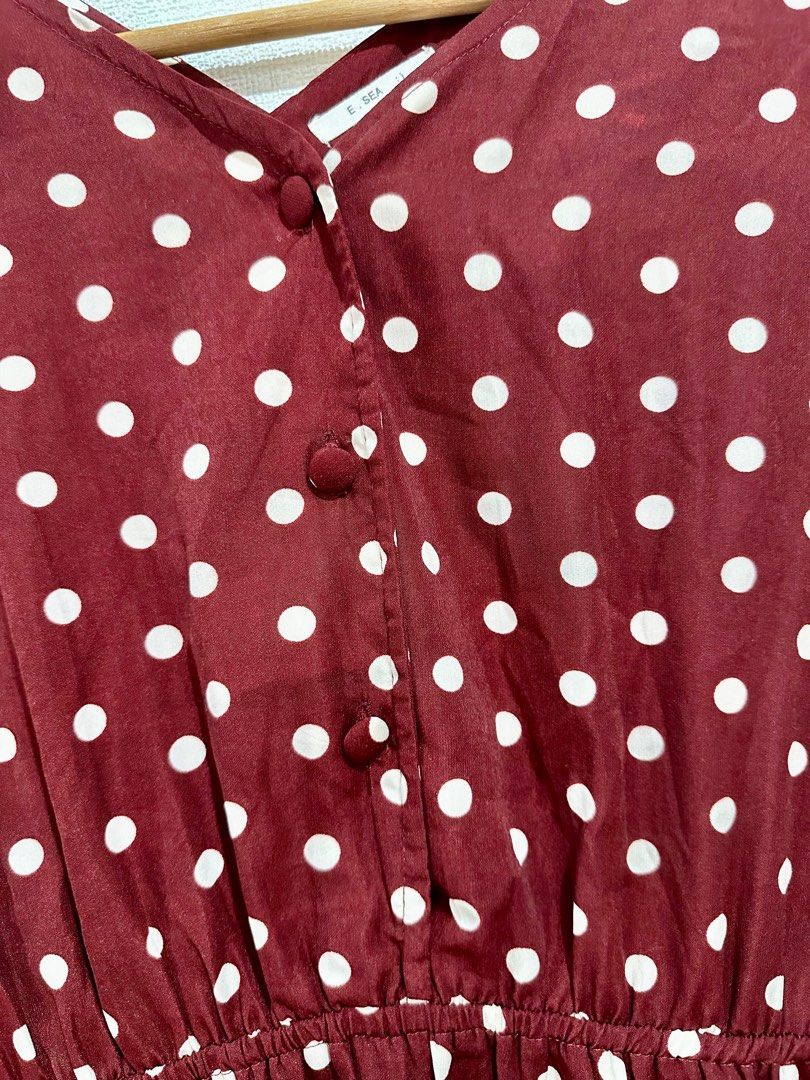 Maroon Polka Dots Long Sleeve Dress (Category: Dresses) located in Bacoor. Submitted by prelovedbyespie (Listing ID 1364950134, Image 2). Description: * bought in a tiangge in 2019, but never used (washed and naisukat lang) * intented for a travel abroad sana, pero nagpandemic.. tapos ngayon masikip na sya sakin 🤣 * ganda ng tela, not see through 🙂 * garterized waist * has a slot for belt * fits semi-medium to Medium best 🙂 (Large ako ngayon, 