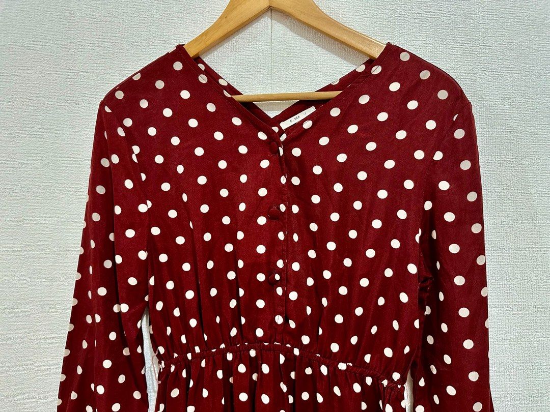 Maroon Polka Dots Long Sleeve Dress (Category: Dresses) located in Bacoor. Submitted by prelovedbyespie (Listing ID 1364950134, Image 3). Description: * bought in a tiangge in 2019, but never used (washed and naisukat lang) * intented for a travel abroad sana, pero nagpandemic.. tapos ngayon masikip na sya sakin 🤣 * ganda ng tela, not see through 🙂 * garterized waist * has a slot for belt * fits semi-medium to Medium best 🙂 (Large ako ngayon, 