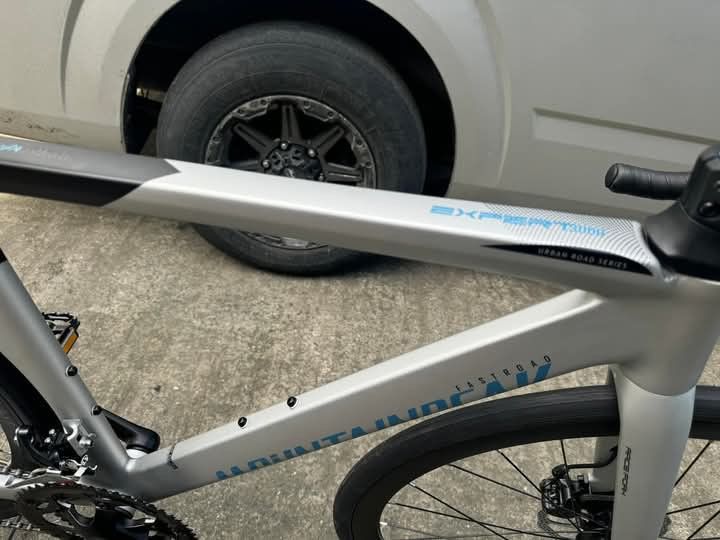 Mountainpeak Expert T3000 2024 Model RB (Category: Bicycles) located in Marikina City. Submitted by gemma_00 (Listing ID 1365004894, Image 3). Description: ONHAND‼️ INTEGRATED Mountainpeak Roadbike‼️😱😍 👉Mountainpeak Expert T3000 2024 Model 💥 🚲2x9 Shimano Sora Discbrake 💥SALE PRICE▪️30,000 👌 ✅Free Assemble ✅Free Wheels reflector front & rear ✅Free Weapon Helmet ✅Free Rechargeable Taillight ✅Free Bottlecage Available size & color 🚲White bro