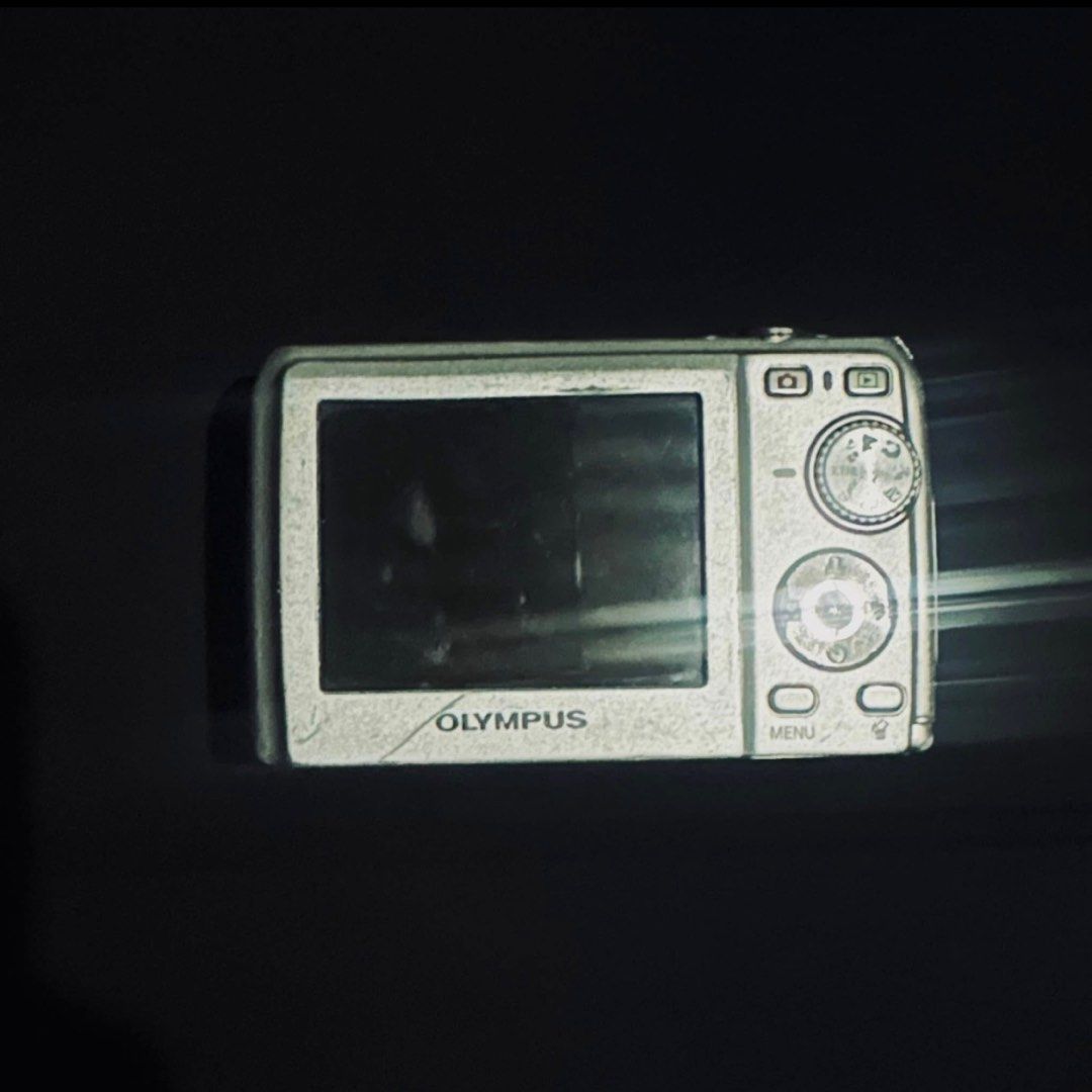 OLYMPUS FE-200 (DIGITAL CAMERA) (Category: Cameras) located in Manila. Submitted by tornitojus (Listing ID 1364992859, Image 2). Description: Olympus FE-200 (Digital Camera) Year 2006 In excellent working condition Body Cosmetics: 8.8/10 Flash Working Timer Working Zoom In and Zoom Out Working All Buttons are Working Mic is Working With Battery Issue: Lens dust (affects the output mildly at the left side)..