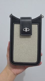 (Kategori: ) berada di . Dikirim oleh momo.wardrobe (ID iklan 1365063821, Gambar 1). Deskripsi: .