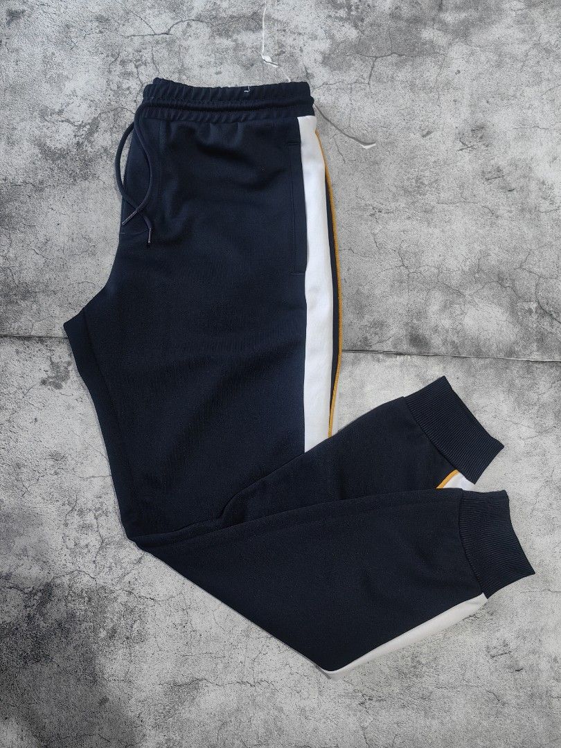 Pull & bear jogger pants (Category: Joggers) located in Quezon City. Submitted by 110collectionsph (Listing ID 1365039139, Image 1). Description: PRELOVED | PULL & BEAR JOGGER | NAVY | SIZE MEDIUM ON TAG | P598 | PRISTINE CONDITION NO ISSUE | 9.5/10 COLOR RATE AND CONDITION.