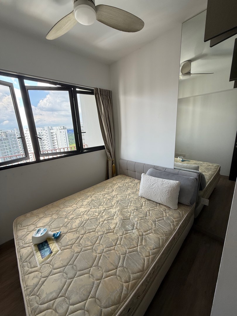 Riverfront residences penthouse high ceiling last room rental rent ...