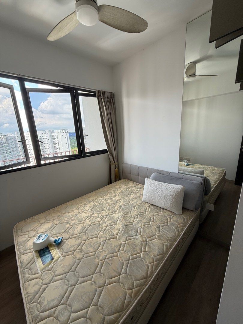 Riverfront residences penthouse high ceiling last room rental rent ...