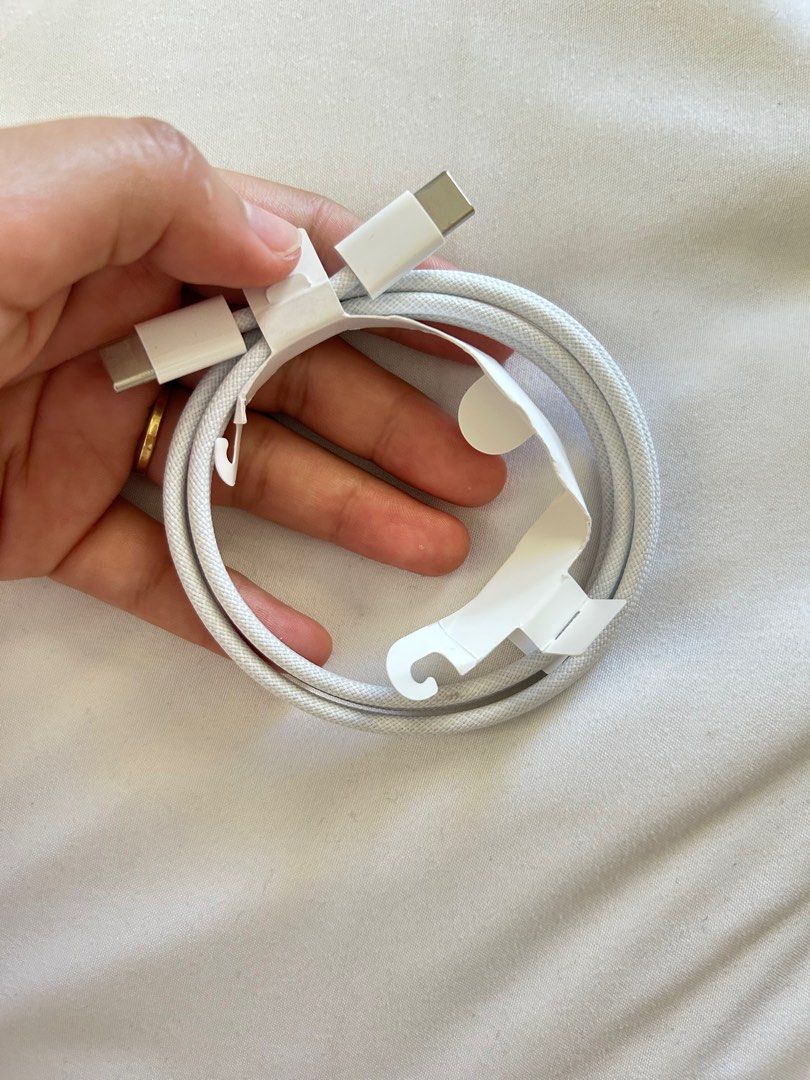 Sale iphone orig cord type to type c (Category: Chargers & Cables) located in Manila. Submitted by abbym01 (Listing ID 1365091946, Image 3). Description: For sale orig charger cord ( For 14 pro max pababa) USB-C to lightning cable Slightly used - 650 Bnew - 850 Iphone 15 pataas Type C to type C Slightly used - 700 Bnew - 900 All orig galing mismo sa box ng iphone X10 moneyback pag hindi gitle Location Mandaluyong.