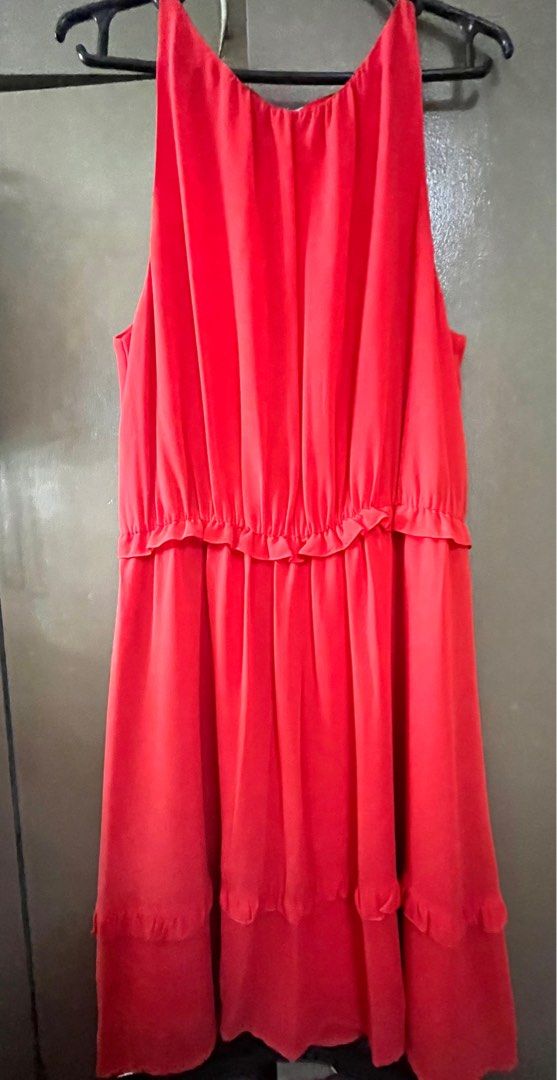 Semi formal H&M dress (Category: Dresses) located in Quezon City. Submitted by icaboo (Listing ID 1365041290, Image 2). Description: Semi formal H&M dress Used 2x only Color: peach orange (chest-34-37in, waist-28-31in, hips-34-38 Size: Medium RFS: decluttering Shipping c/o buyer.