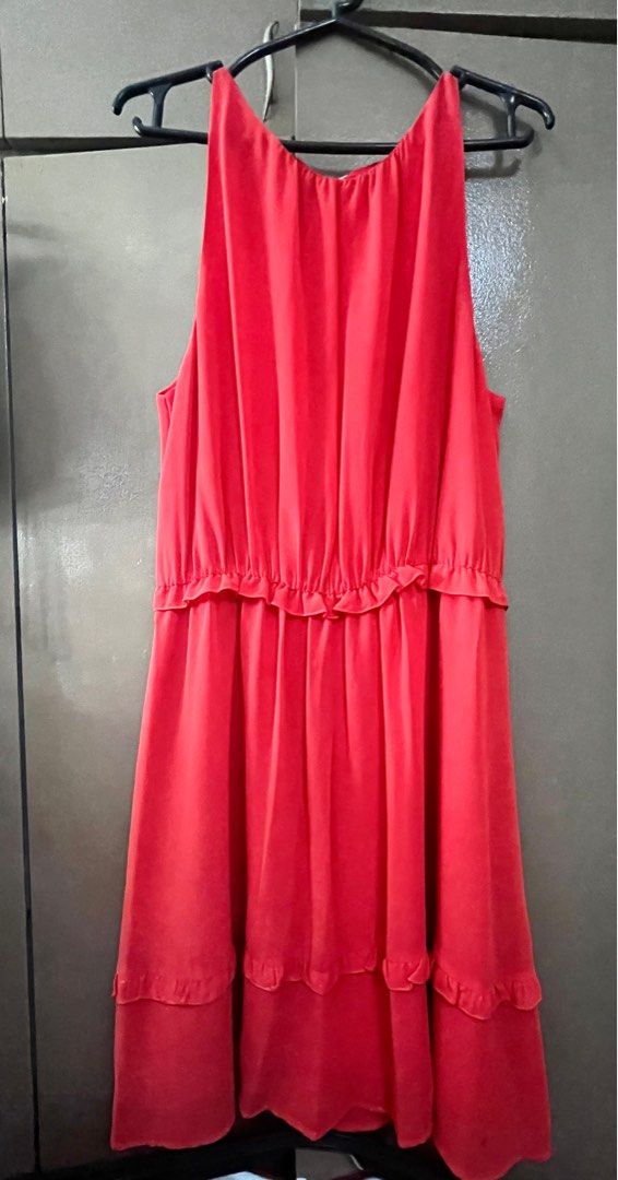 Semi formal H&M dress (Category: Dresses) located in Quezon City. Submitted by icaboo (Listing ID 1365041290, Image 1). Description: Semi formal H&M dress Used 2x only Color: peach orange (chest-34-37in, waist-28-31in, hips-34-38 Size: Medium RFS: decluttering Shipping c/o buyer.