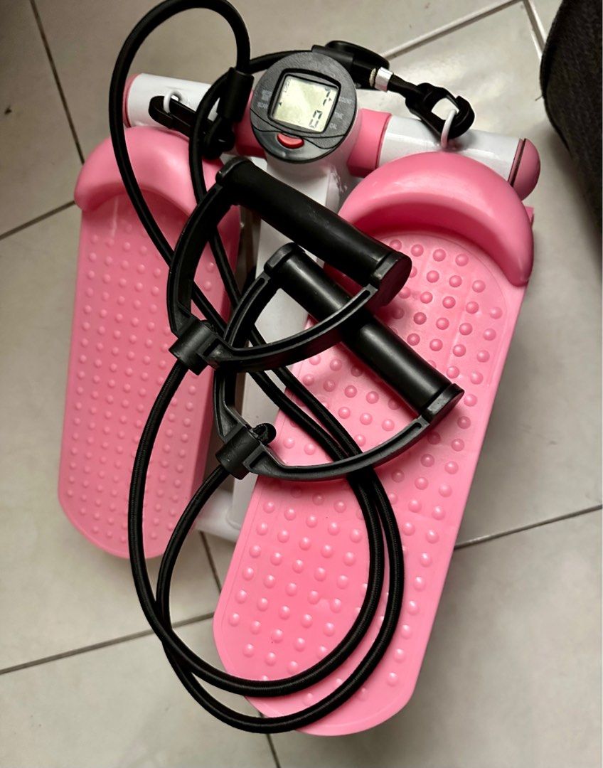 Stepper Exercise Machine (Category: Cardio & Fitness Machines) located in Kajang. Submitted by smnorzie (Listing ID 1364992333, Image 1). Description: Hai..i nak letgo stepper very like new jarang pakai..drpd tersimpan better i letgo..boleh pick up area Semenyih.