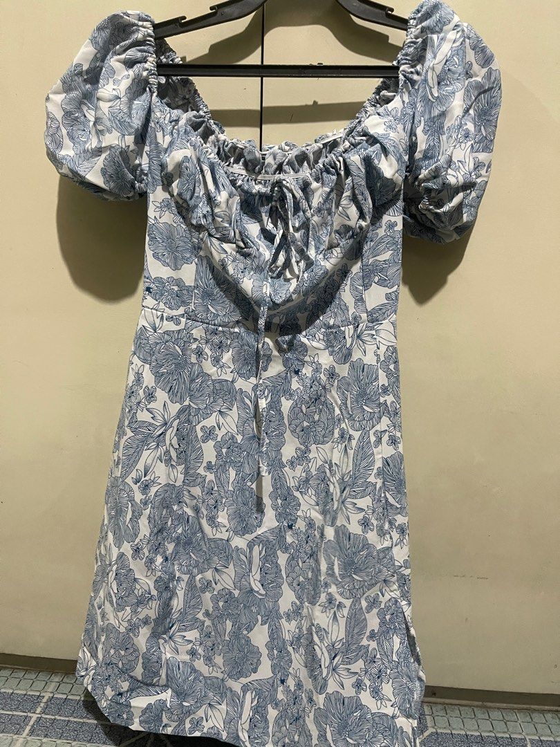 Summer Floral Dress (Category: Dresses) located in Manila. Submitted by declutter_mnr (Listing ID 1365097769, Image 1). Description: Never used Grab/Lalamove SF will be shouldered by buyer Meet up every weekend only SM Manila/San Lazaro.