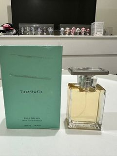 (Category: ) located in . Submitted by rosiesfashionfinds (Listing ID 1364956733, Image 1). Description: .