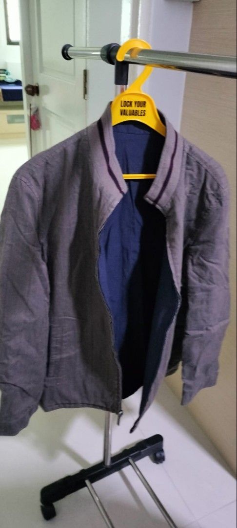 Winter jacket (Category: Coats, Jackets and Outerwear) located in Singapore. Submitted by skydew (Listing ID 1364958372, Image 1). Description: hougang void deck fit size M can be worn both way.
