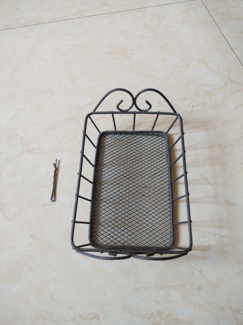 Wire basket (Category: Storage Boxes & Baskets) located in Bacoor. Submitted by 12.23_06 (Listing ID 1364994831, Image 3). Description: size: 3 inches x 4 inches color: black brown.