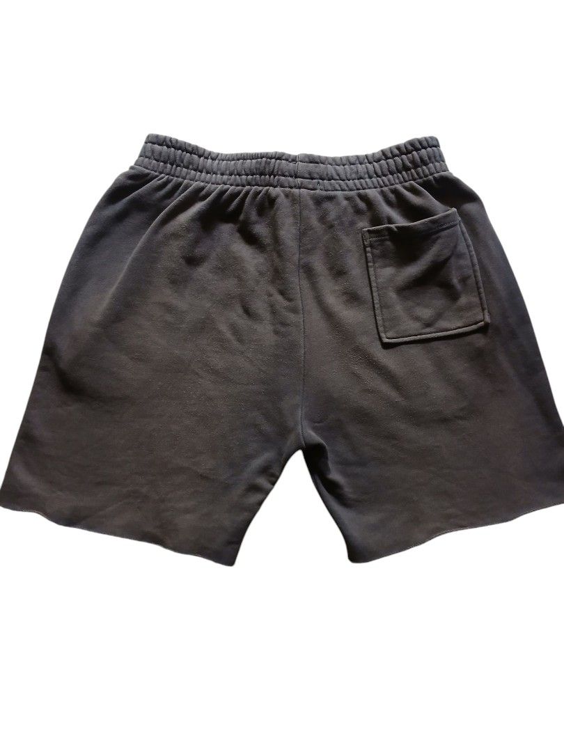 YEEZY SEASON 6 SHORTS (Category: Shorts) located in Infanta. Submitted by mcthrifting (Listing ID 1365017976, Image 2). Description: Issue: (Faded, Pinhole) Condition: 8/10 Color: Brown Size: S Waist: 30 Length: 19 Leg Opening: 12.5 ⬇️ SCROLL DOWN FOR DETAILS Mine: ₱ •Note• - No return policy! - No payment no shipping! - No deleting of comments! - No joyminer/bogus buyer will be posted! - Think before you buy! - Whoever pays first item is already