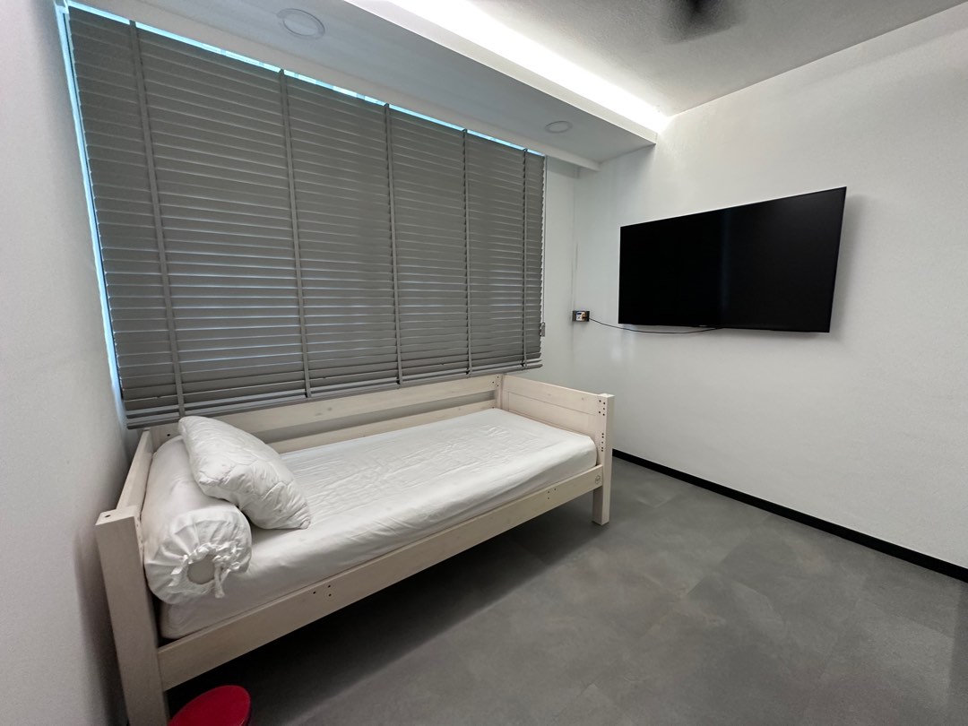 (Category: ) located in . Submitted by shaoyu89 (Listing ID 1365222395, Image 1). Description: .