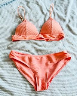 (Category: ) located in . Submitted by morelipstick (Listing ID 1365272285, Image 1). Description: .