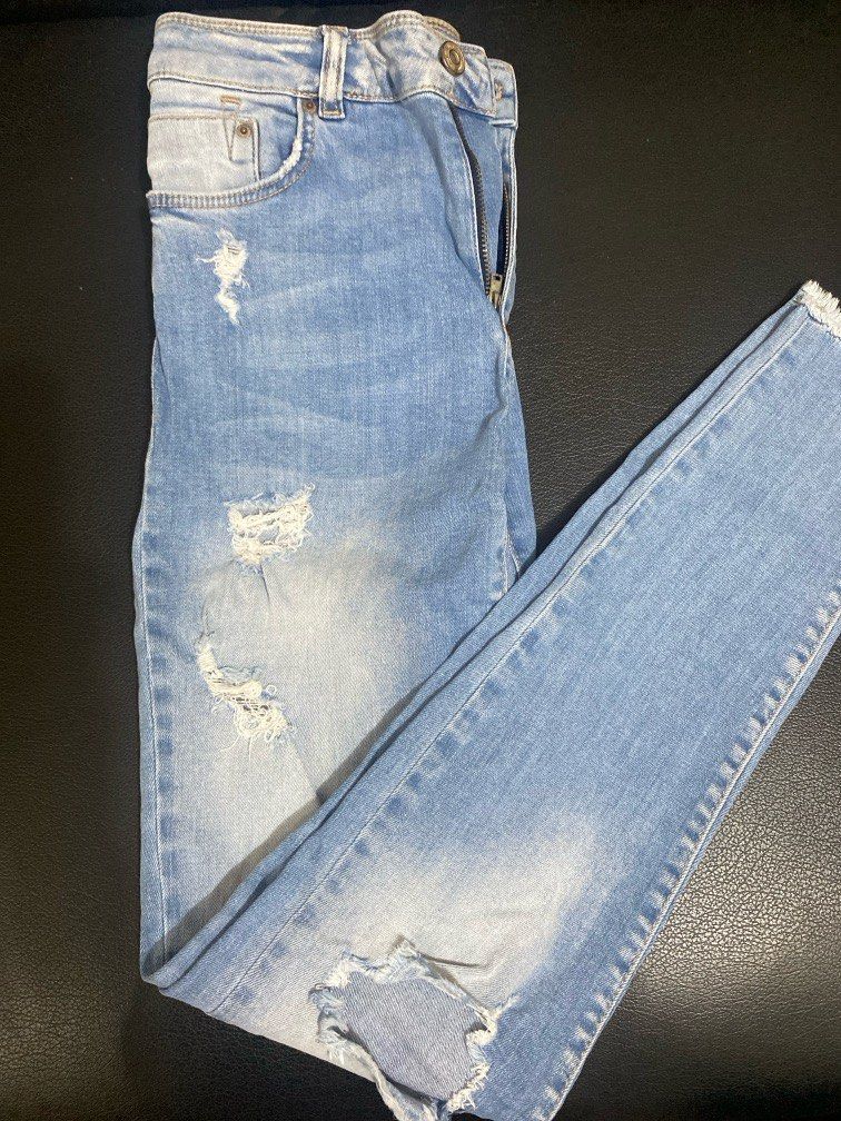 Bershka Jeans (Category: Jeans) located in Taguig. Submitted by declutterwithriz (Listing ID 1365210595, Image 2). Description: Medium Size. Fits 26-28. a bit stretchy .