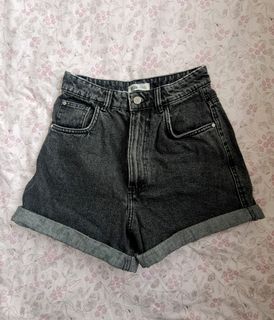 (Category: ) located in . Submitted by jxnncloset (Listing ID 1365198949, Image 1). Description: .