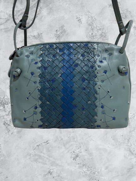Bv nodini (Category: Luxury Bags & Wallets) located in Santa Ana. Submitted by astonandariana (Listing ID 1365129164, Image 1). Description: .