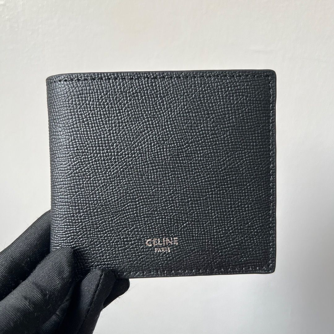 Celine Grained Bifold Black Wallet (Category: Luxury Bags & Wallets) located in Antipolo. Submitted by mjlenihcpreloved (Listing ID 1322541727, Image 1). Description: .
