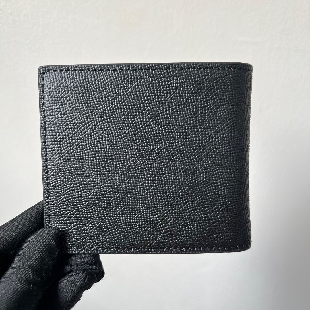 Celine Grained Bifold Black Wallet (Category: Luxury Bags & Wallets) located in Antipolo. Submitted by mjlenihcpreloved (Listing ID 1322541727, Image 2). Description: .